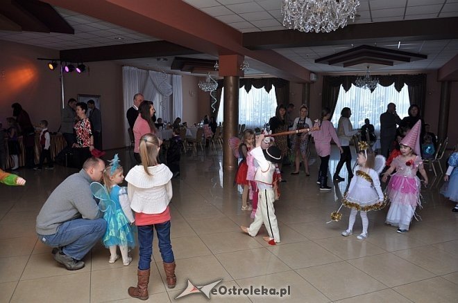 Wielki Bal Karnawałowy dla Dzieci [ZDJĘCIA] - zdjęcie #22 - eOstroleka.pl