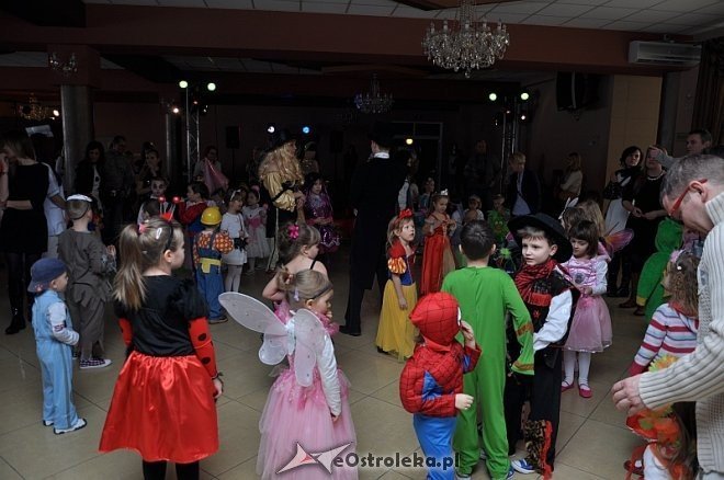 Wielki Bal Karnawałowy dla Dzieci [ZDJĘCIA] - zdjęcie #30 - eOstroleka.pl