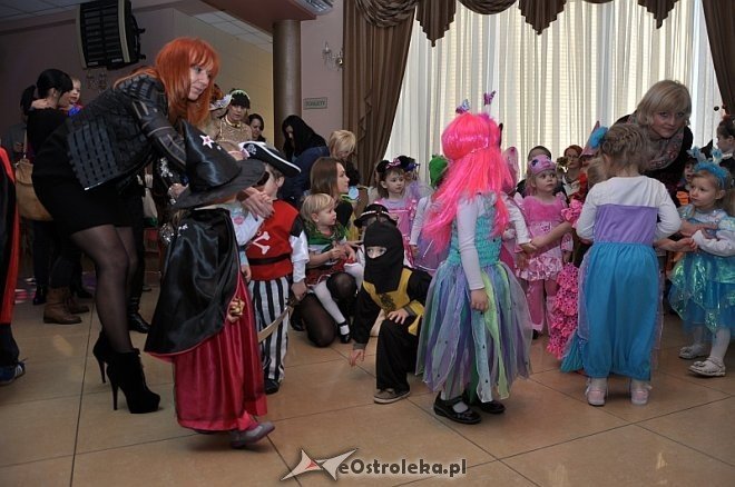 Wielki Bal Karnawałowy dla Dzieci [ZDJĘCIA] - zdjęcie #41 - eOstroleka.pl
