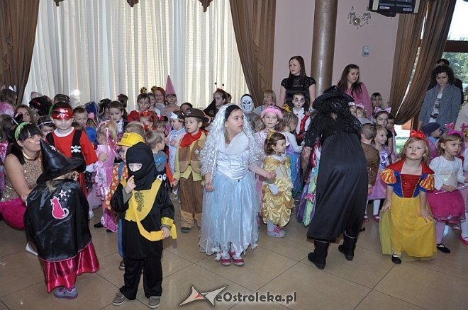Wielki Bal Karnawałowy dla Dzieci [ZDJĘCIA] - zdjęcie #44 - eOstroleka.pl