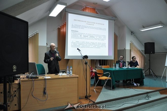 „Indywidualne nauczanie w aspektach prawnym i praktycznym” - debata oświatowa [19.01.2014] - zdjęcie #12 - eOstroleka.pl