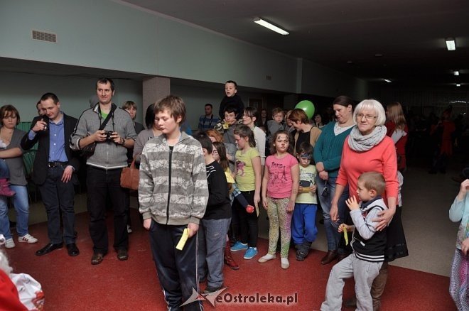 Choinka dla dzieci z osiedla Starosty Kosa [ZDJĘCIA] - zdjęcie #3 - eOstroleka.pl