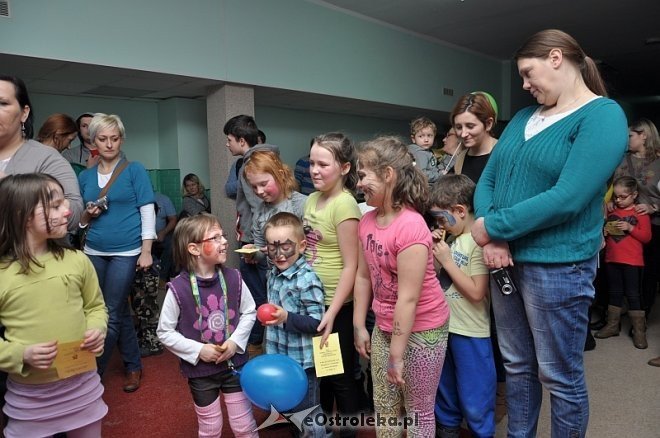 Choinka dla dzieci z osiedla Starosty Kosa [ZDJĘCIA] - zdjęcie #6 - eOstroleka.pl