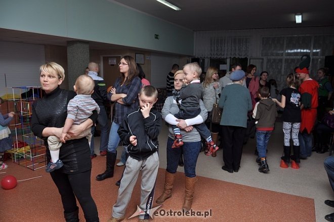 Choinka dla dzieci z osiedla Starosty Kosa [ZDJĘCIA] - zdjęcie #9 - eOstroleka.pl