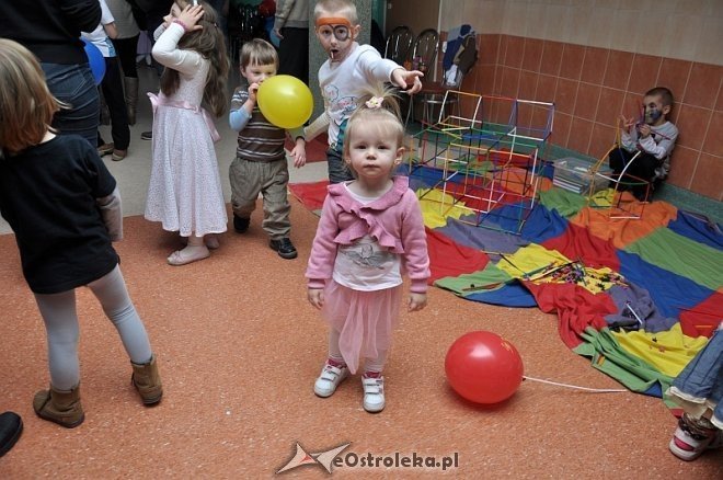 Choinka dla dzieci z osiedla Starosty Kosa [ZDJĘCIA] - zdjęcie #10 - eOstroleka.pl