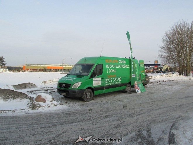 Dziś kolejna zbiórka elektrośmieci przy markecie E.Leclerc [01.02.2014] - zdjęcie #3 - eOstroleka.pl