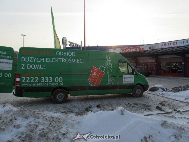 Dziś kolejna zbiórka elektrośmieci przy markecie E.Leclerc [01.02.2014] - zdjęcie #4 - eOstroleka.pl