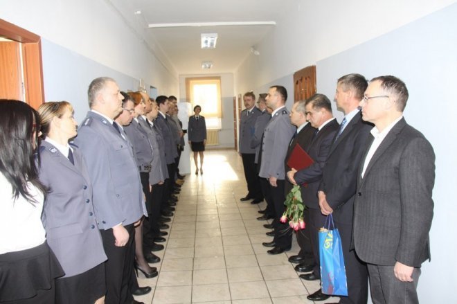Trzech policjantów z Ostrołęki i powiatu przeszło na emeryturę [04.02.2014] - zdjęcie #5 - eOstroleka.pl