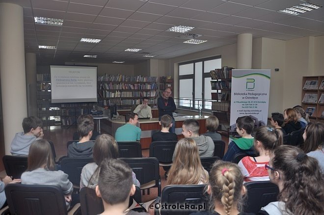 Otwarcie wystawy i prelekcje dla młodzieży [06.02.2014] - zdjęcie #5 - eOstroleka.pl