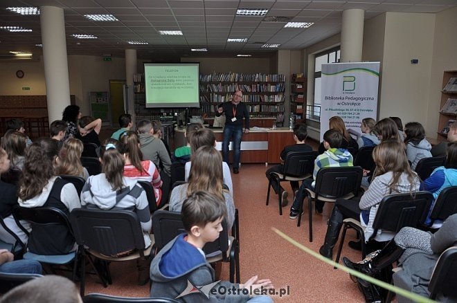 Otwarcie wystawy i prelekcje dla młodzieży [06.02.2014] - zdjęcie #24 - eOstroleka.pl