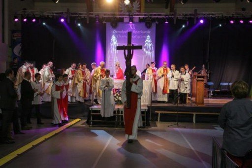 XI Ostrołęckie Spotkanie Charyzmatyczne 2014 - zdjęcie #24 - eOstroleka.pl
