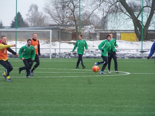 Korona HiD Ostrołęka - Omulew Wielbark (08.02.2014) - zdjęcie #18 - eOstroleka.pl