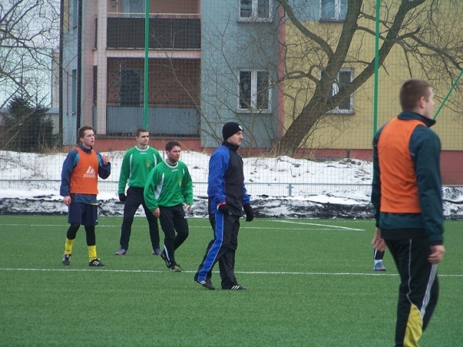 Korona HiD Ostrołęka - Omulew Wielbark (08.02.2014) - zdjęcie #13 - eOstroleka.pl