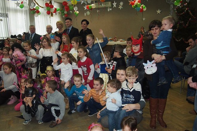 Choinka noworoczna dla dzieci z osiedla Dzieci Polskich [09.02.2014] - zdjęcie #21 - eOstroleka.pl