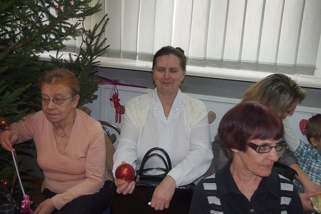 Choinka noworoczna dla dzieci z osiedla Dzieci Polskich [09.02.2014] - zdjęcie #7 - eOstroleka.pl