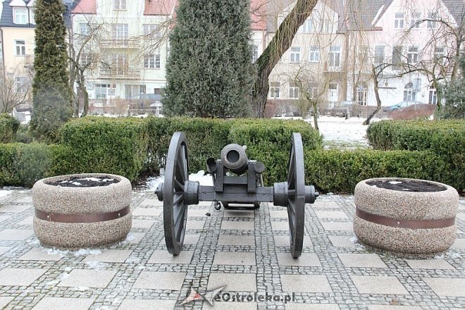 Nowa armata na Placu Bema [11.02.2014] - zdjęcie #10 - eOstroleka.pl