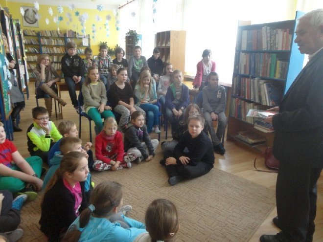 Spotkanie autorskie z Jerzym Kijowskim w SP nr 2 [11.02.2014] - zdjęcie #6 - eOstroleka.pl