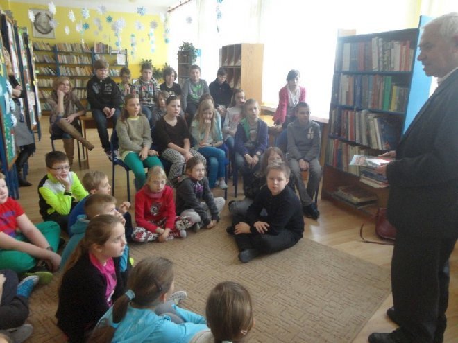 Spotkanie autorskie z Jerzym Kijowskim w SP nr 2 [11.02.2014] - zdjęcie #11 - eOstroleka.pl