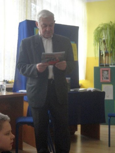 Spotkanie autorskie z Jerzym Kijowskim w SP nr 2 [11.02.2014] - zdjęcie #9 - eOstroleka.pl