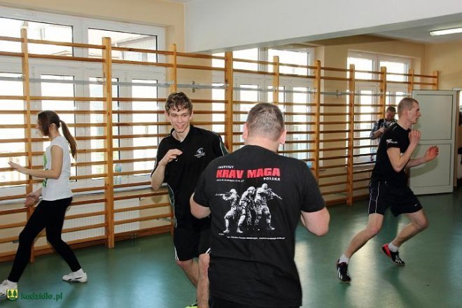 Krav Maga w Kadzidle. Mieszkańcy uczyli się samoobrony [11.02.2013] - zdjęcie #53 - eOstroleka.pl