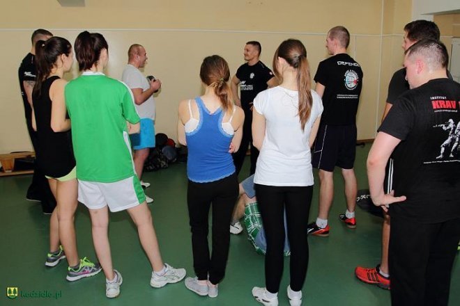 Krav Maga w Kadzidle. Mieszkańcy uczyli się samoobrony [11.02.2013] - zdjęcie #47 - eOstroleka.pl