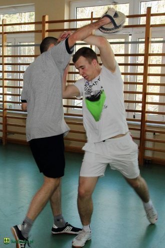 Krav Maga w Kadzidle. Mieszkańcy uczyli się samoobrony [11.02.2013] - zdjęcie #38 - eOstroleka.pl