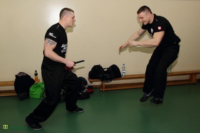 Krav Maga w Kadzidle. Mieszkańcy uczyli się samoobrony [11.02.2013] - zdjęcie #18 - eOstroleka.pl