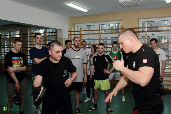 Krav Maga w Kadzidle. Mieszkańcy uczyli się samoobrony [11.02.2013] - zdjęcie #39 - eOstroleka.pl