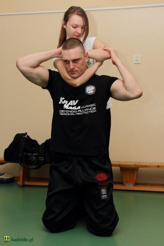Krav Maga w Kadzidle. Mieszkańcy uczyli się samoobrony [11.02.2013] - zdjęcie #31 - eOstroleka.pl