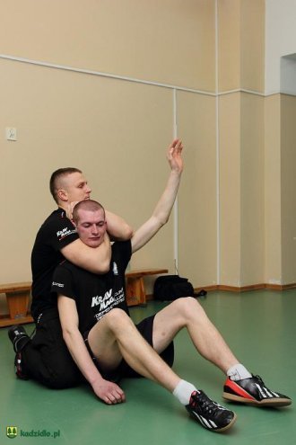 Krav Maga w Kadzidle. Mieszkańcy uczyli się samoobrony [11.02.2013] - zdjęcie #29 - eOstroleka.pl