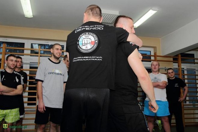 Krav Maga w Kadzidle. Mieszkańcy uczyli się samoobrony [11.02.2013] - zdjęcie #19 - eOstroleka.pl