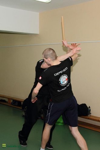 Krav Maga w Kadzidle. Mieszkańcy uczyli się samoobrony [11.02.2013] - zdjęcie #15 - eOstroleka.pl