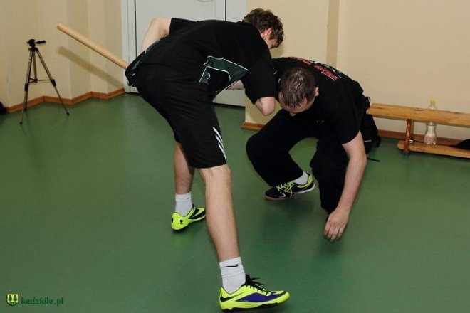 Krav Maga w Kadzidle. Mieszkańcy uczyli się samoobrony [11.02.2013] - zdjęcie #11 - eOstroleka.pl