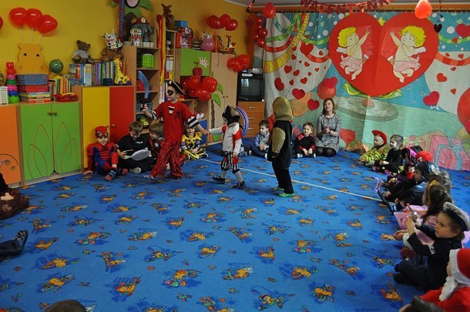 WALENTYNKOWY BAL KARNAWAŁOWY W PUNKCIE PRZEDSZKOLNYM „KANGUREK” [11.02.2014] - zdjęcie #19 - eOstroleka.pl