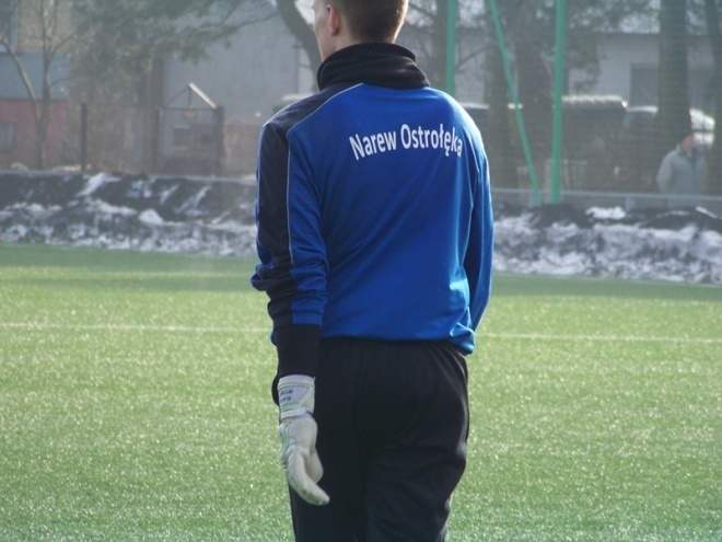 Narew Ostrołęka - Iskra Krasne (15.02.2014) - zdjęcie #42 - eOstroleka.pl