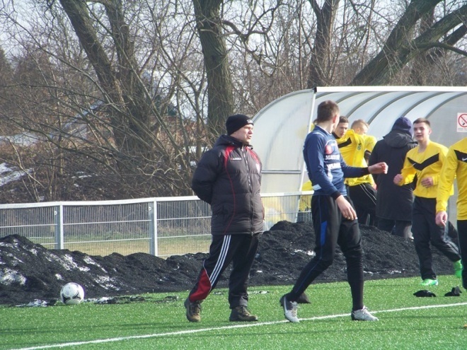 Narew Ostrołęka - Iskra Krasne (15.02.2014) - zdjęcie #41 - eOstroleka.pl