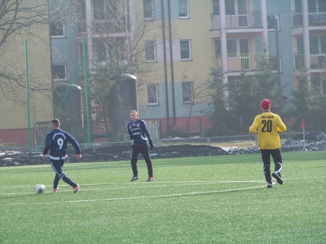 Narew Ostrołęka - Iskra Krasne (15.02.2014) - zdjęcie #36 - eOstroleka.pl