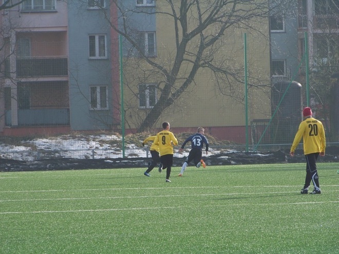 Narew Ostrołęka - Iskra Krasne (15.02.2014) - zdjęcie #35 - eOstroleka.pl
