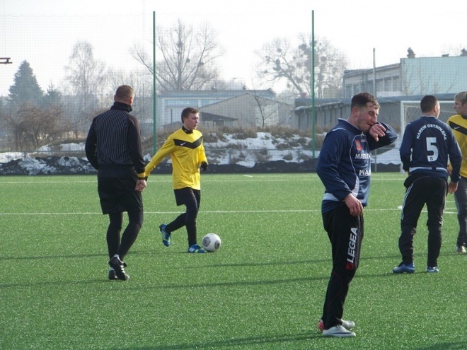 Narew Ostrołęka - Iskra Krasne (15.02.2014) - zdjęcie #34 - eOstroleka.pl