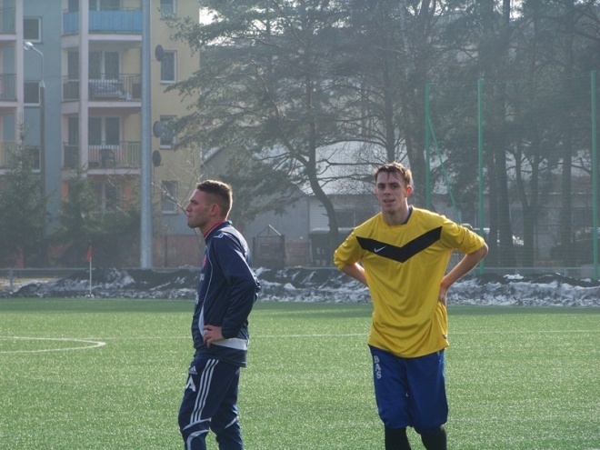 Narew Ostrołęka - Iskra Krasne (15.02.2014) - zdjęcie #26 - eOstroleka.pl