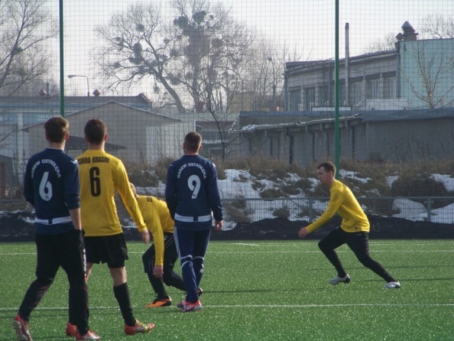 Narew Ostrołęka - Iskra Krasne (15.02.2014) - zdjęcie #21 - eOstroleka.pl