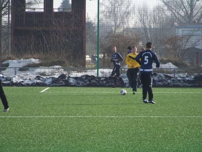 Narew Ostrołęka - Iskra Krasne (15.02.2014) - zdjęcie #19 - eOstroleka.pl