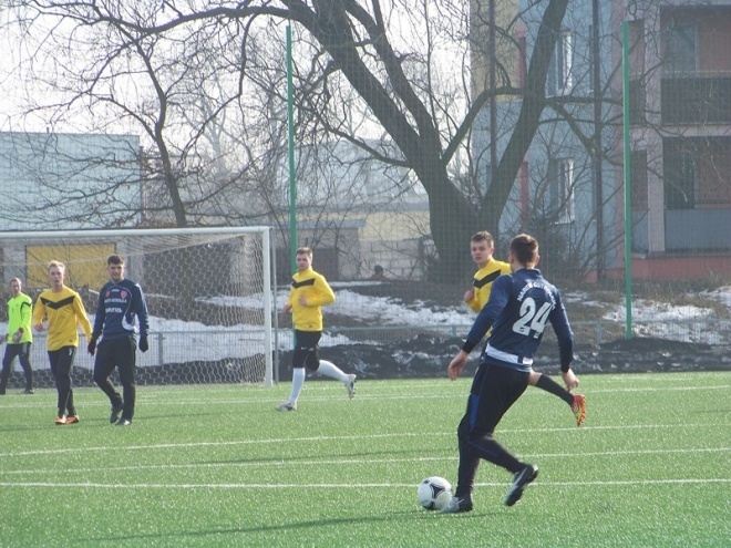 Narew Ostrołęka - Iskra Krasne (15.02.2014) - zdjęcie #15 - eOstroleka.pl