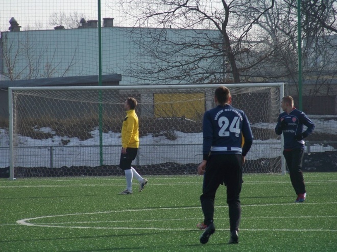 Narew Ostrołęka - Iskra Krasne (15.02.2014) - zdjęcie #6 - eOstroleka.pl