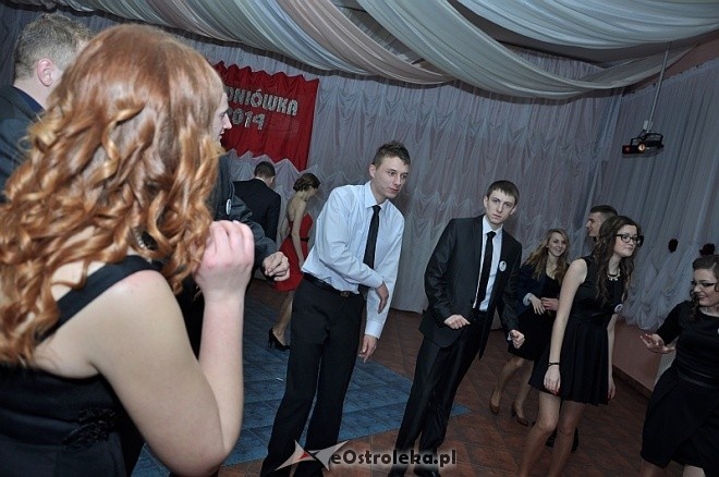 Studniówka 2014: Bal maturalny młodzieży z Łysych [15.02.2014] - zdjęcie #9 - eOstroleka.pl