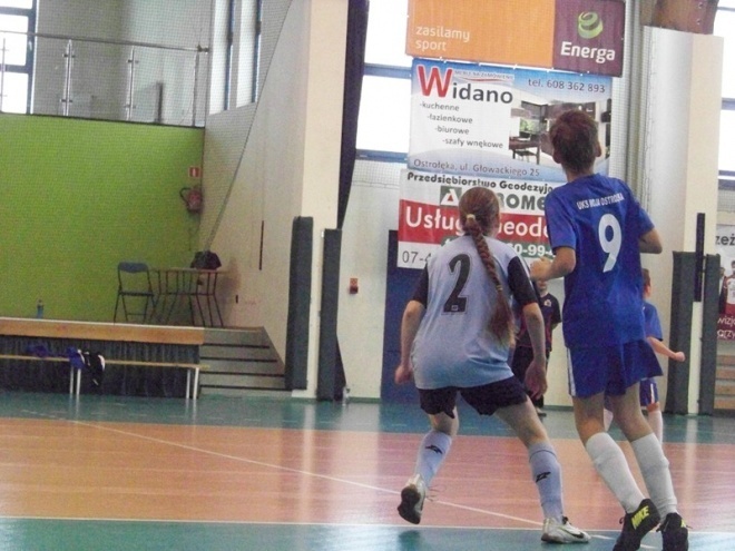 Piłkarki Jantaru na Narew Cup 2014 (16.02.2014) - zdjęcie #2 - eOstroleka.pl