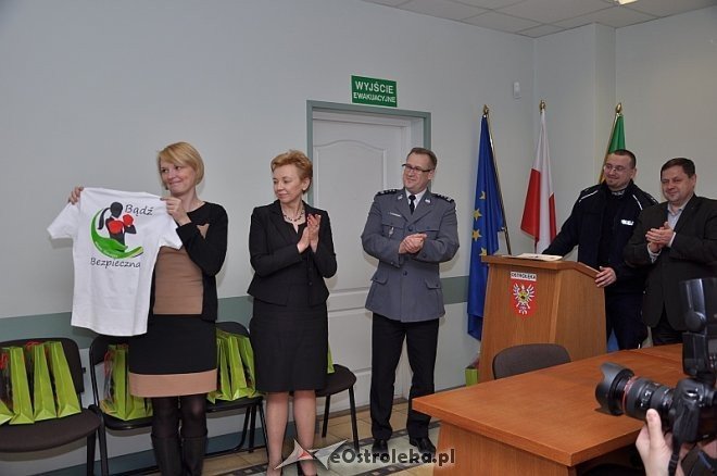 Zakończenie ósmej edycji szkolenia „Bądź Bezpieczna” [17.02.2014] - zdjęcie #13 - eOstroleka.pl