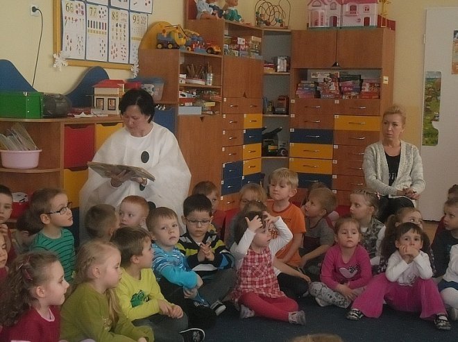 Spotkanie Czytelnicze w Przedszkolu MIejskim nr 17 w Osrołęce [19.02.2014] - zdjęcie #1 - eOstroleka.pl