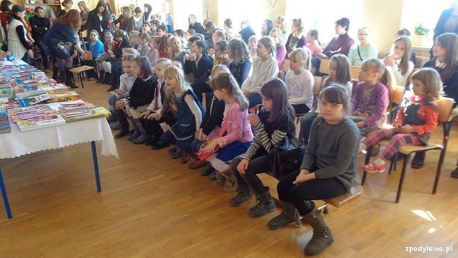 XI edycja konkursu „Baśnie, to nie tylko radość czytania” w ZPO w Dylewie [20.02.2014] - zdjęcie #6 - eOstroleka.pl