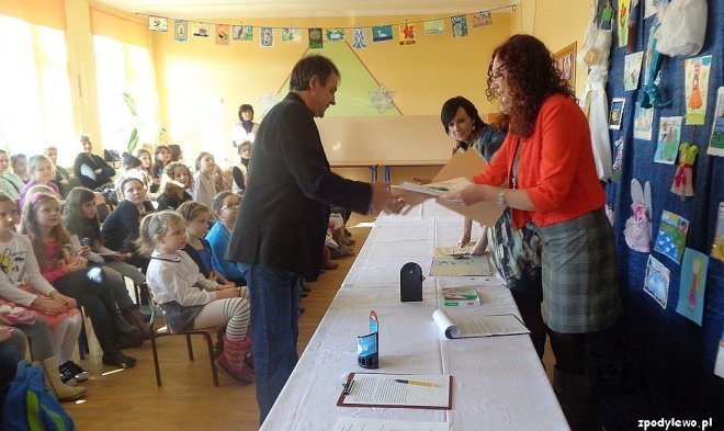 XI edycja konkursu „Baśnie, to nie tylko radość czytania” w ZPO w Dylewie [20.02.2014] - zdjęcie #2 - eOstroleka.pl